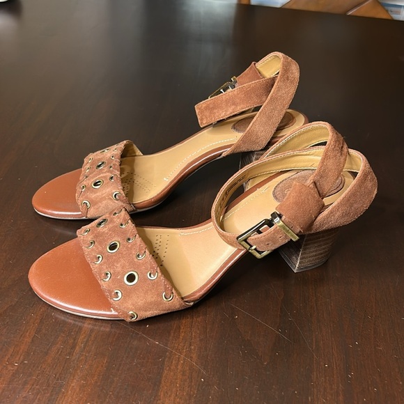 CLARKS Women's RALENE SHEEN Open Toe Sandals Stacked Heel Dark Tan Size 6.5 - Picture 8 of 17